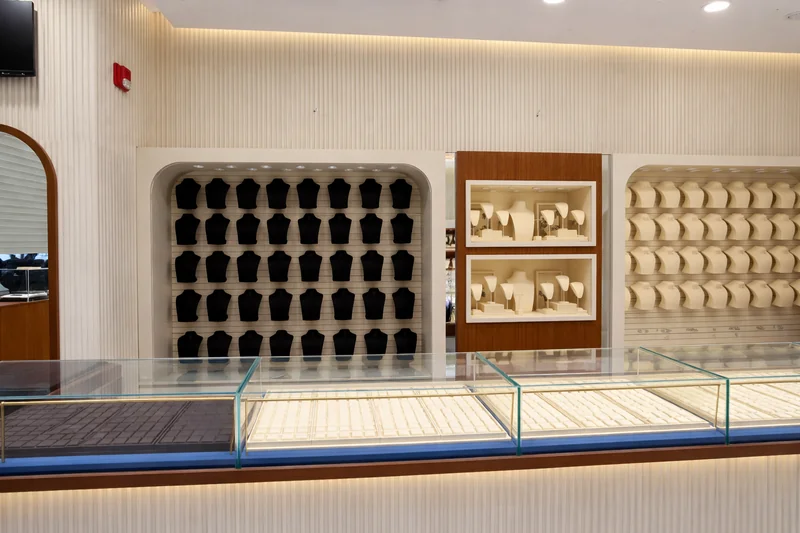 Complete luxury jewellery store fit-out at Safari Mall Sharjah – Creative Avenue Decor Design