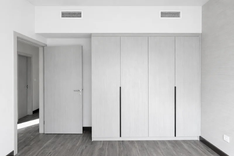 Custom master bedroom Wardrove interior with built-in wardrobe – Creative Avenue residential design Dubai