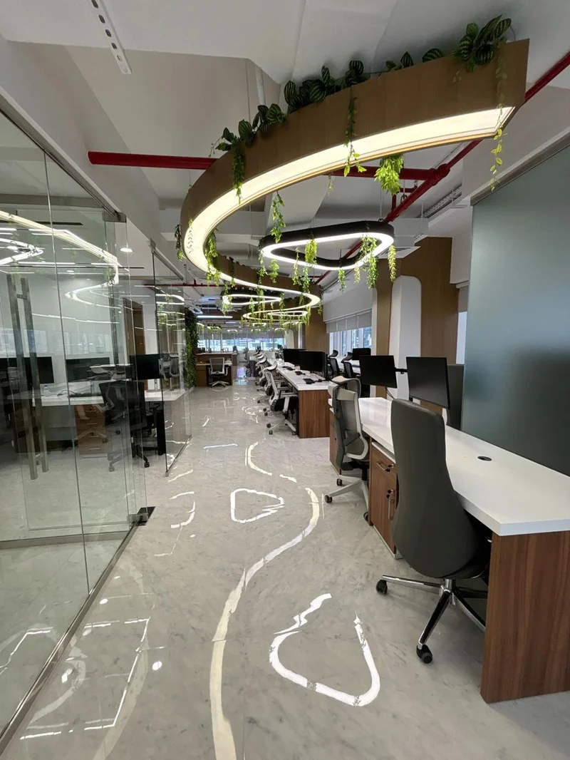 Templated false ceiling design with recessed lighting – HDS Tower office fit-out by Creative Avenue Dubai